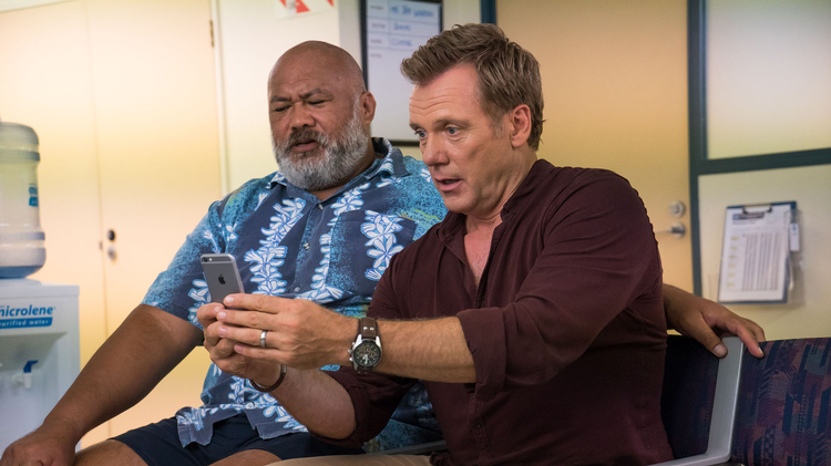 800 Words Trailer image