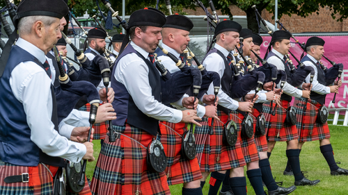 Battle of the Bagpipes - Episode 1