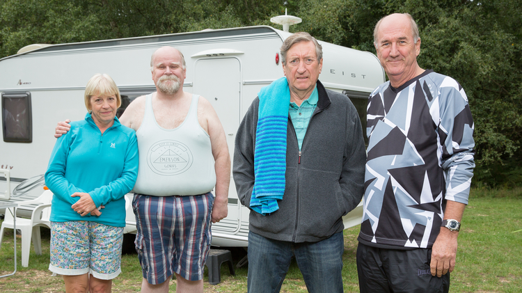 Boomers - Series 2, Camping