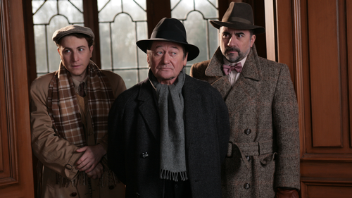 Les Petits Meurtres D Agatha Christie Series 1 Le Chat Et Les Souris The Cat And The Mice Based On Cat Among The Pigeons